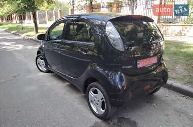 Хэтчбек Mitsubishi i-MiEV 2012 в 