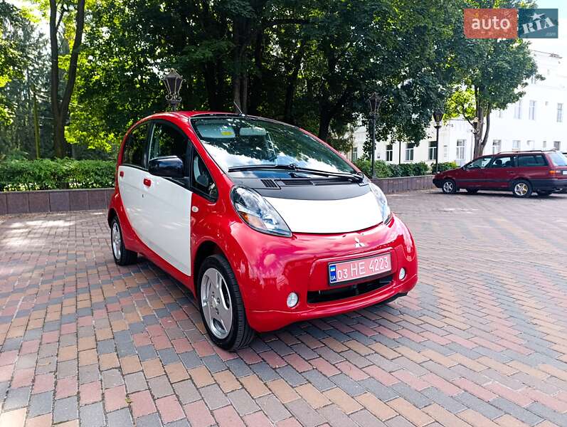 Хэтчбек Mitsubishi i-MiEV 2011 в Звягеле