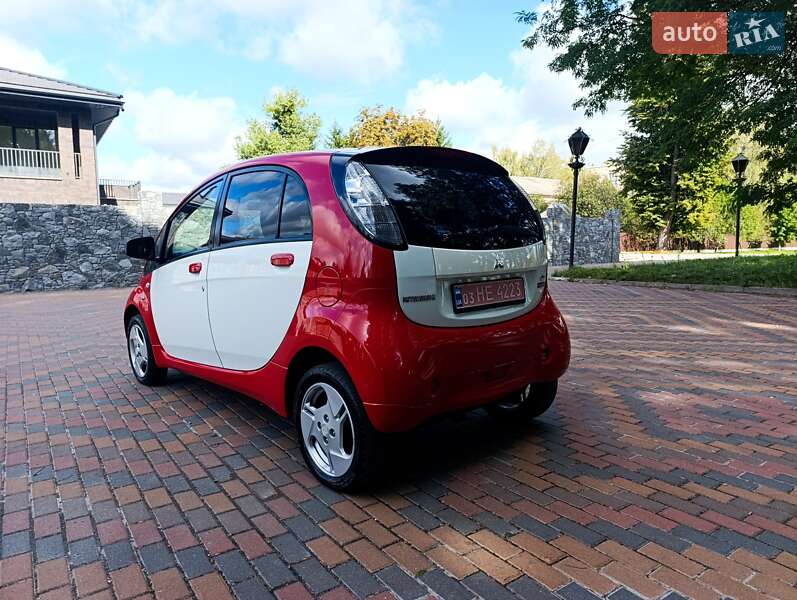 Хэтчбек Mitsubishi i-MiEV 2011 в Звягеле