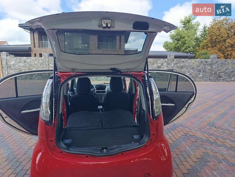 Хэтчбек Mitsubishi i-MiEV 2011 в Звягеле