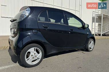 Хэтчбек Mitsubishi i-MiEV 2015 в 
