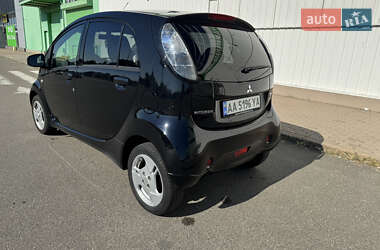 Хэтчбек Mitsubishi i-MiEV 2015 в 
