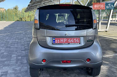Хэтчбек Mitsubishi i-MiEV 2011 в 