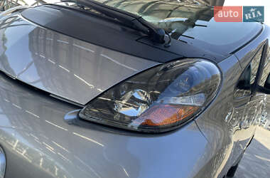 Хэтчбек Mitsubishi i-MiEV 2011 в 