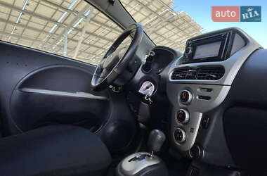 Хэтчбек Mitsubishi i-MiEV 2011 в 