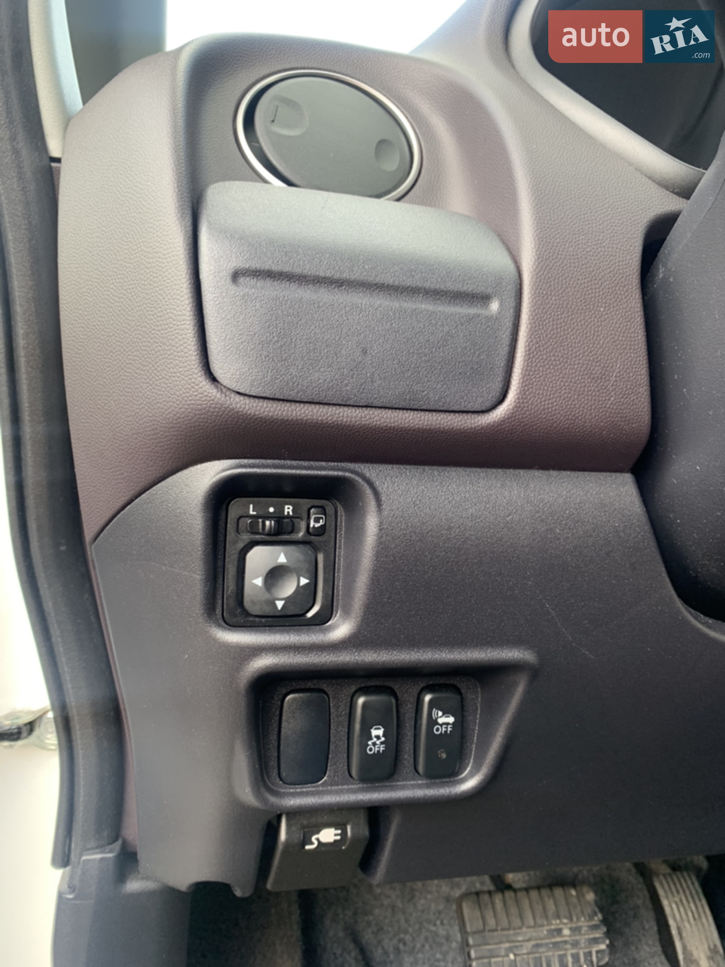 2015 Mitsubishi i-MiEV - мініатюра 12