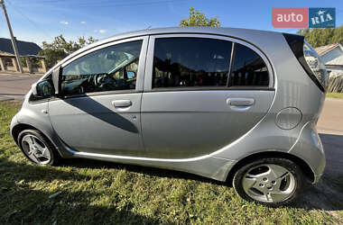 Хэтчбек Mitsubishi i-MiEV 2011 в 