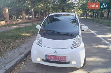 Хэтчбек Mitsubishi i-MiEV 2016 в 