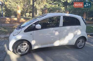 Хэтчбек Mitsubishi i-MiEV 2016 в 