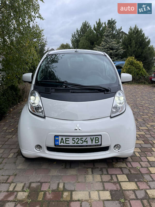 Хэтчбек Mitsubishi i-MiEV 2015 в Днепре