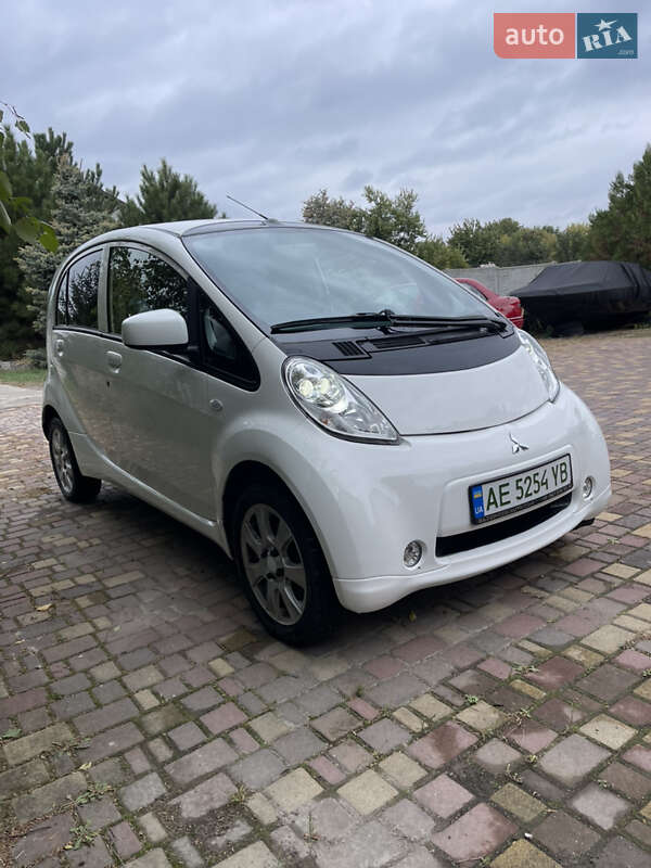 Хэтчбек Mitsubishi i-MiEV 2015 в Днепре