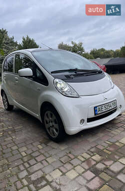 Хэтчбек Mitsubishi i-MiEV 2015 в 