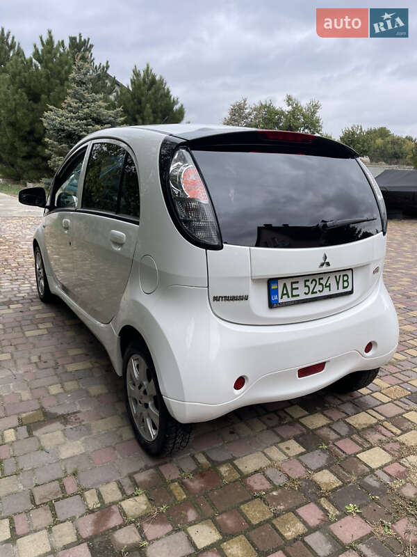 Хэтчбек Mitsubishi i-MiEV 2015 в Днепре