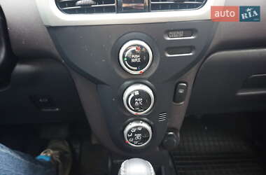 Хэтчбек Mitsubishi i-MiEV 2014 в 