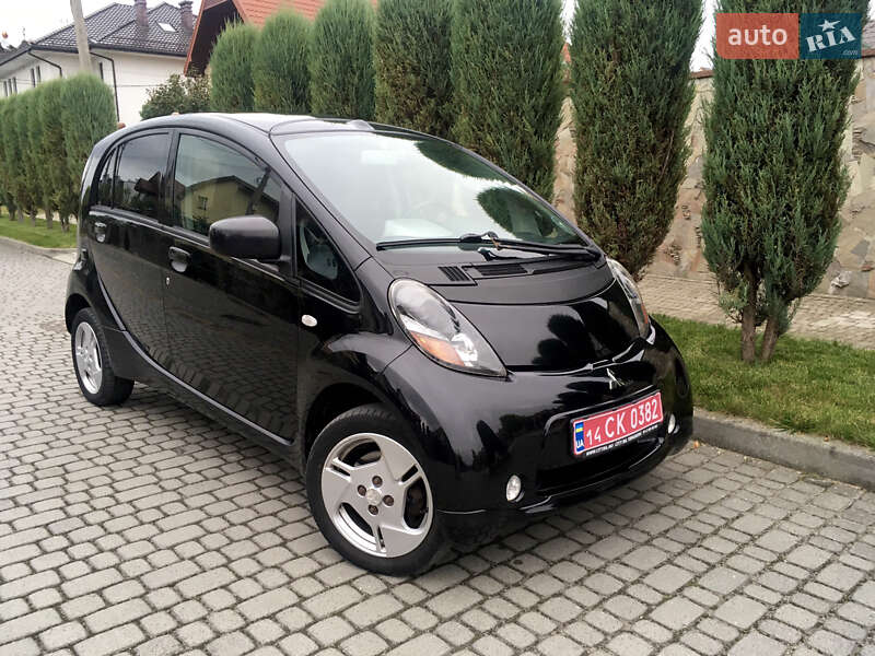 Хэтчбек Mitsubishi i-MiEV 2011 в 