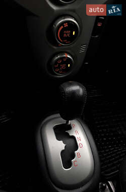 Хэтчбек Mitsubishi i-MiEV 2011 в 