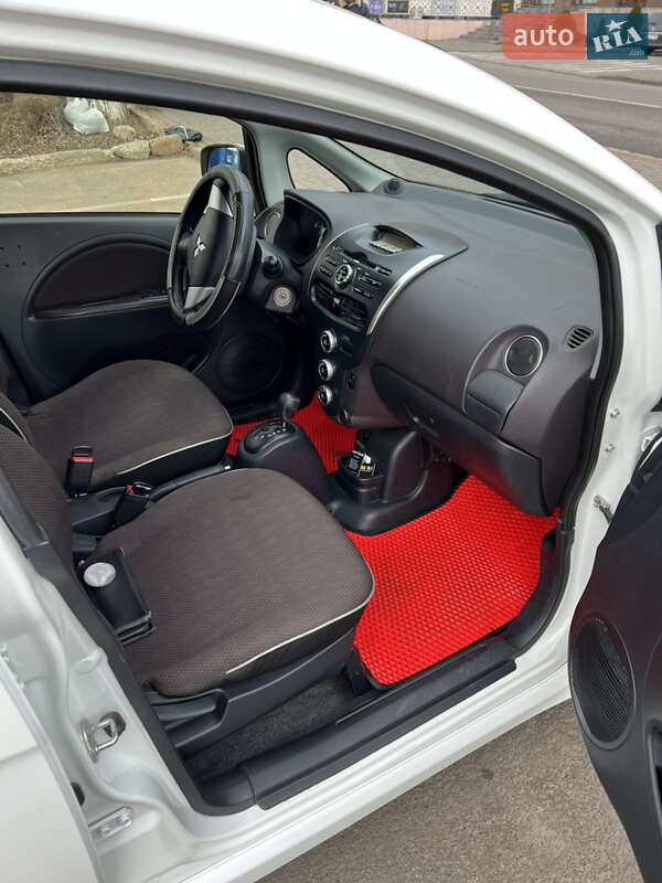 Хэтчбек Mitsubishi i-MiEV 2014 в Владимире