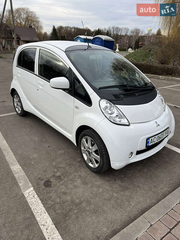 Mitsubishi i-MiEV 2014 Mitsubishi i-MiEV 2014