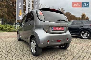 Хэтчбек Mitsubishi i-MiEV 2011 в 