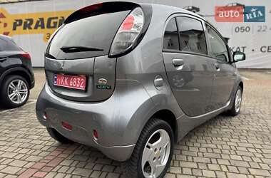 Хэтчбек Mitsubishi i-MiEV 2011 в 