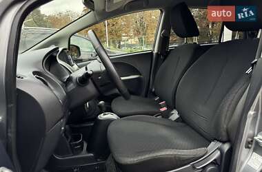 Хэтчбек Mitsubishi i-MiEV 2011 в 
