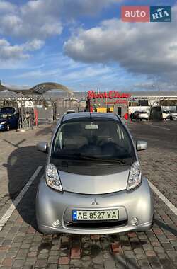 Хэтчбек Mitsubishi i-MiEV 2016 в Днепре