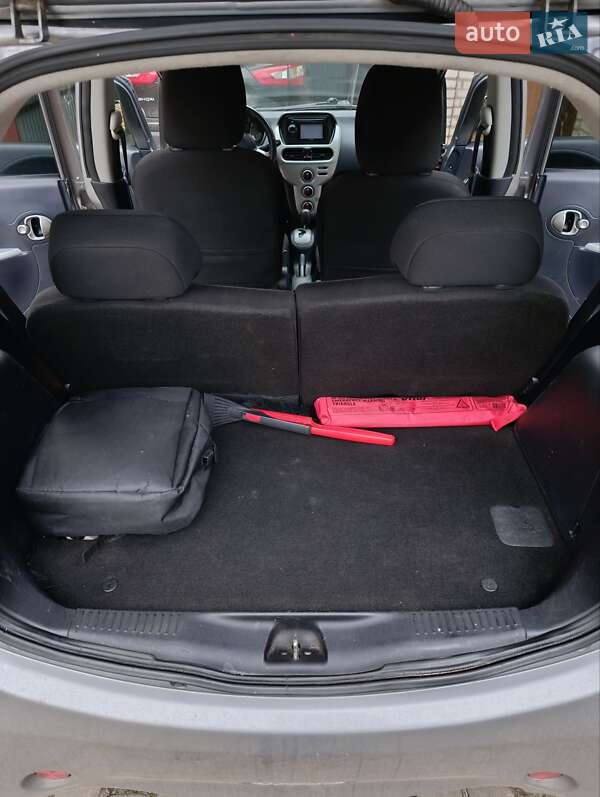 Хэтчбек Mitsubishi i-MiEV 2011 в Киверцах