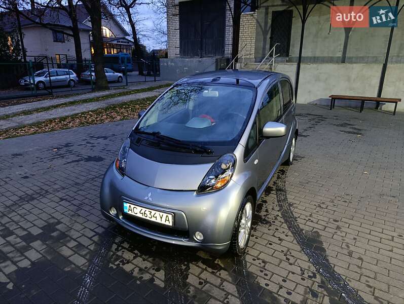 Mitsubishi i-MiEV 2011 Mitsubishi i-MiEV 2011