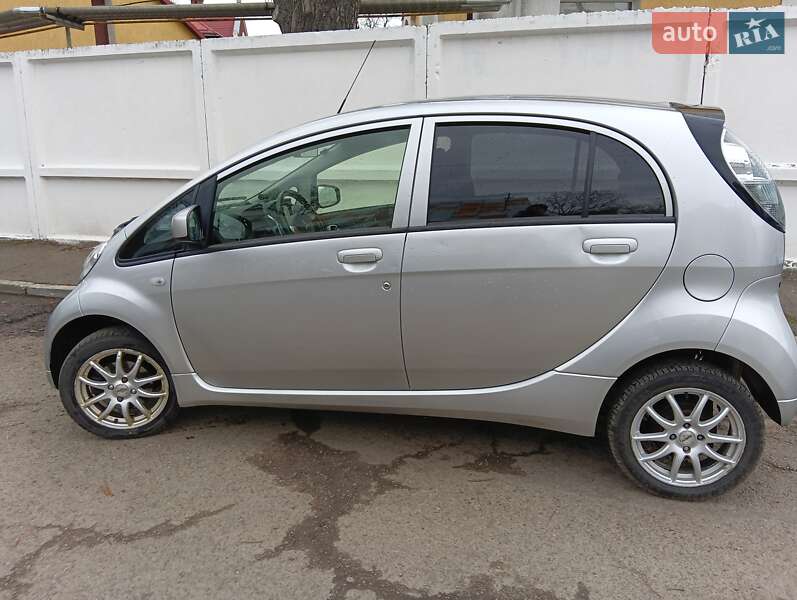 Хэтчбек Mitsubishi i-MiEV 2017 в Стрые фото 16 Хэтчбек Mitsubishi i-MiEV 2017 в Стрые