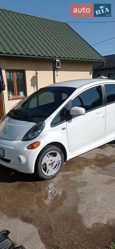 Хэтчбек Mitsubishi i-MiEV 2012 в Черновцах фото 4 Хэтчбек Mitsubishi i-MiEV 2012 в Черновцах