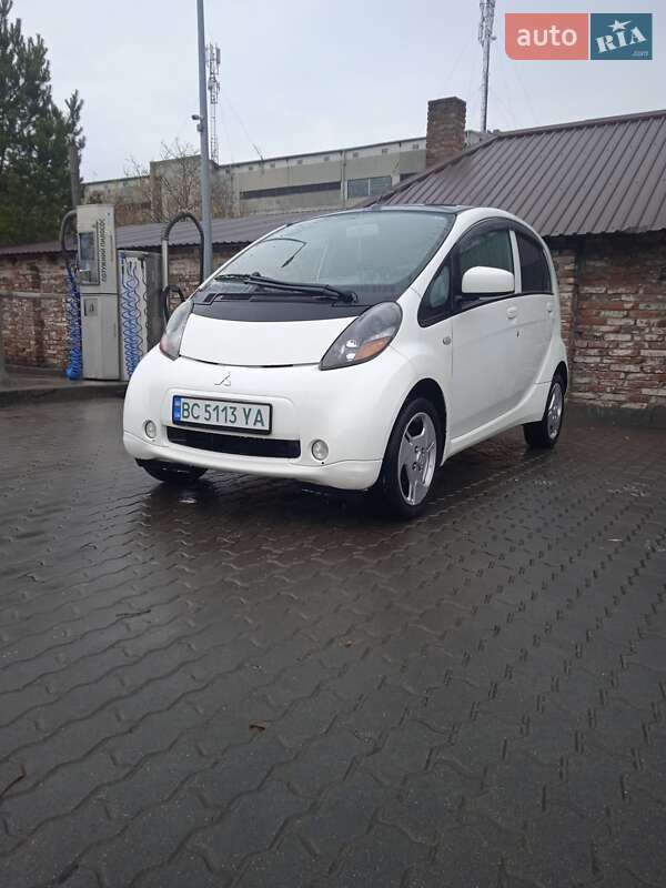 Mitsubishi i-MiEV 2011 Mitsubishi i-MiEV 2011