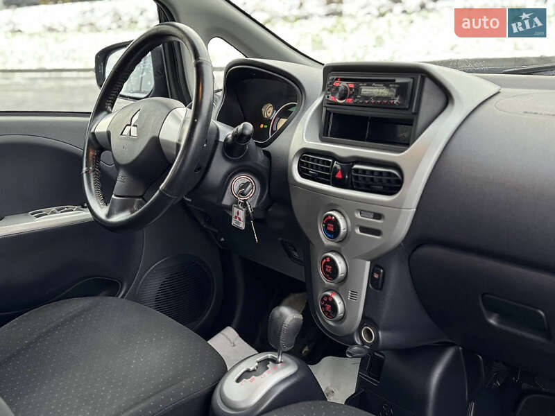 Хэтчбек Mitsubishi i-MiEV 2012 в Львове