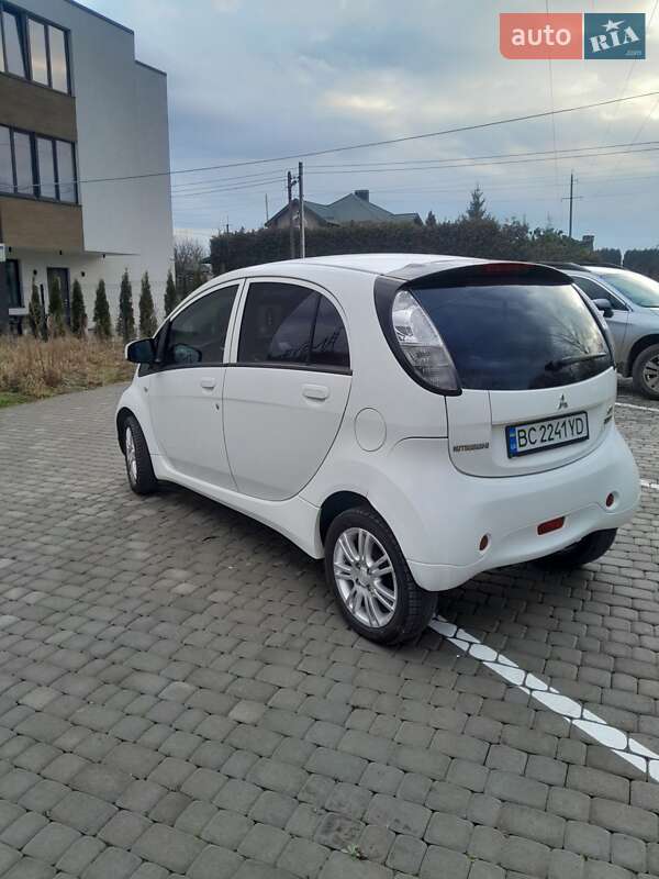 Хэтчбек Mitsubishi i-MiEV 2012 в Львове