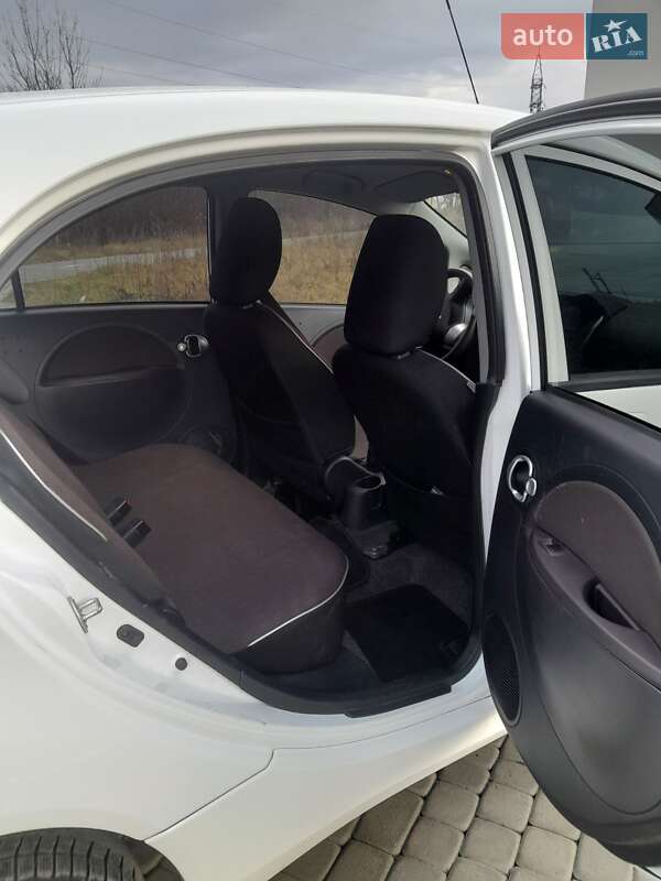 Хэтчбек Mitsubishi i-MiEV 2012 в Львове