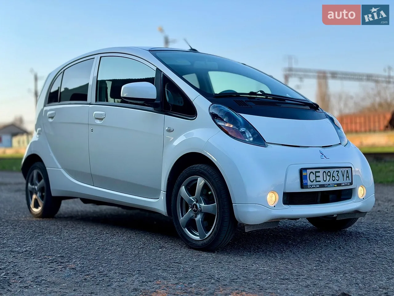 2011 Mitsubishi i-MiEV - мініатюра 22