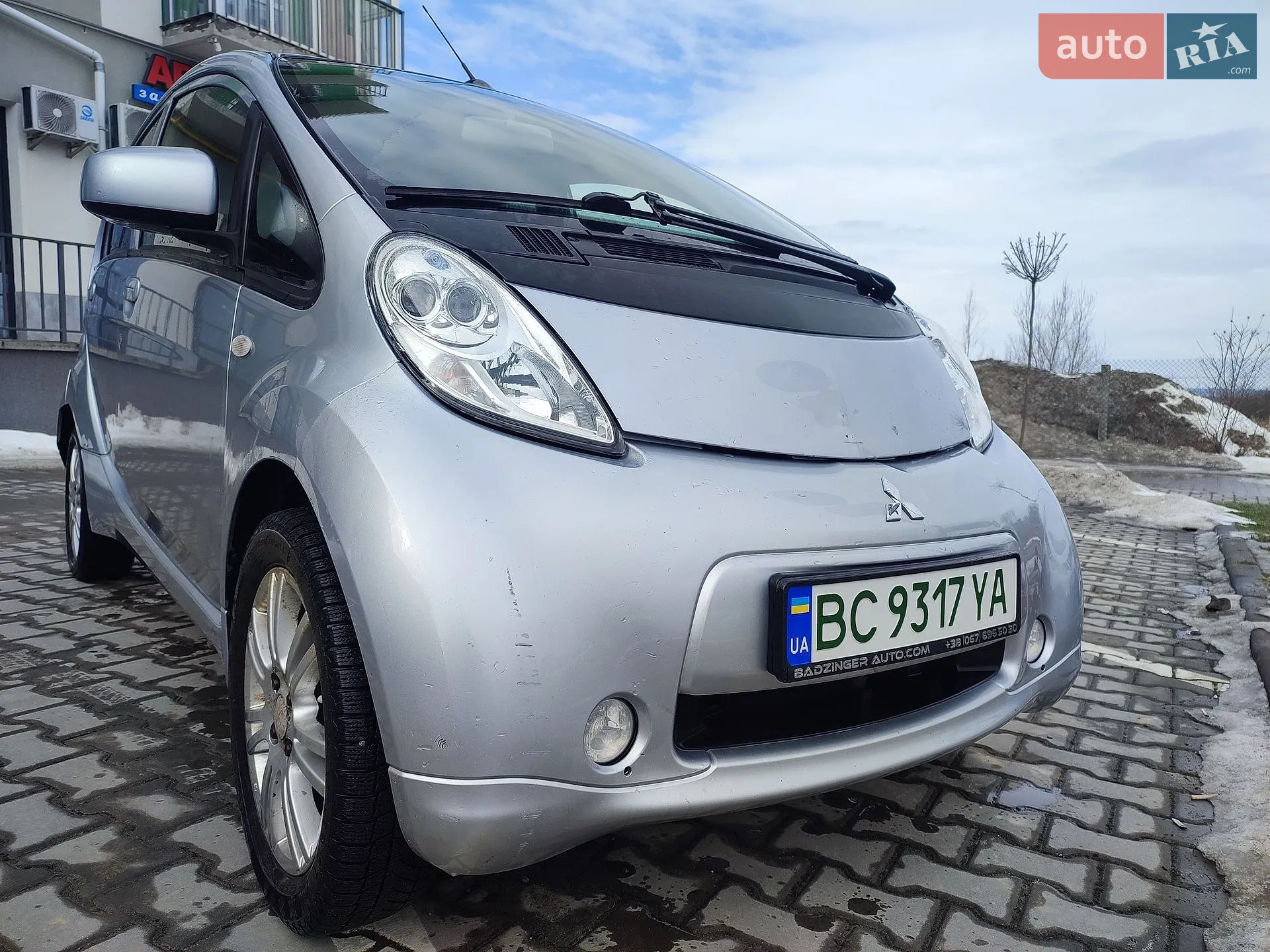 2014 Mitsubishi i-MiEV - мініатюра 3