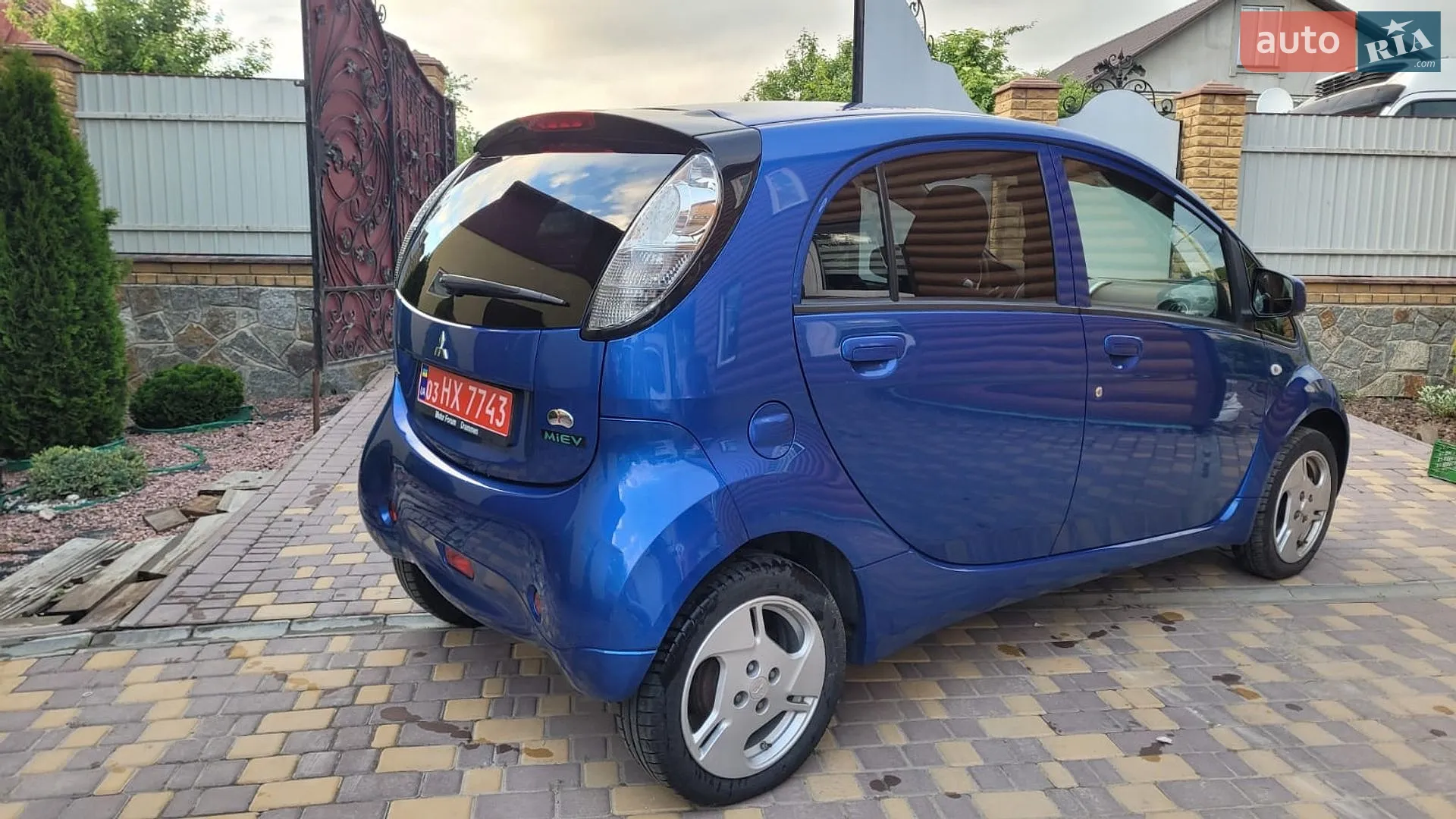 2016 Mitsubishi i-MiEV - мініатюра 6