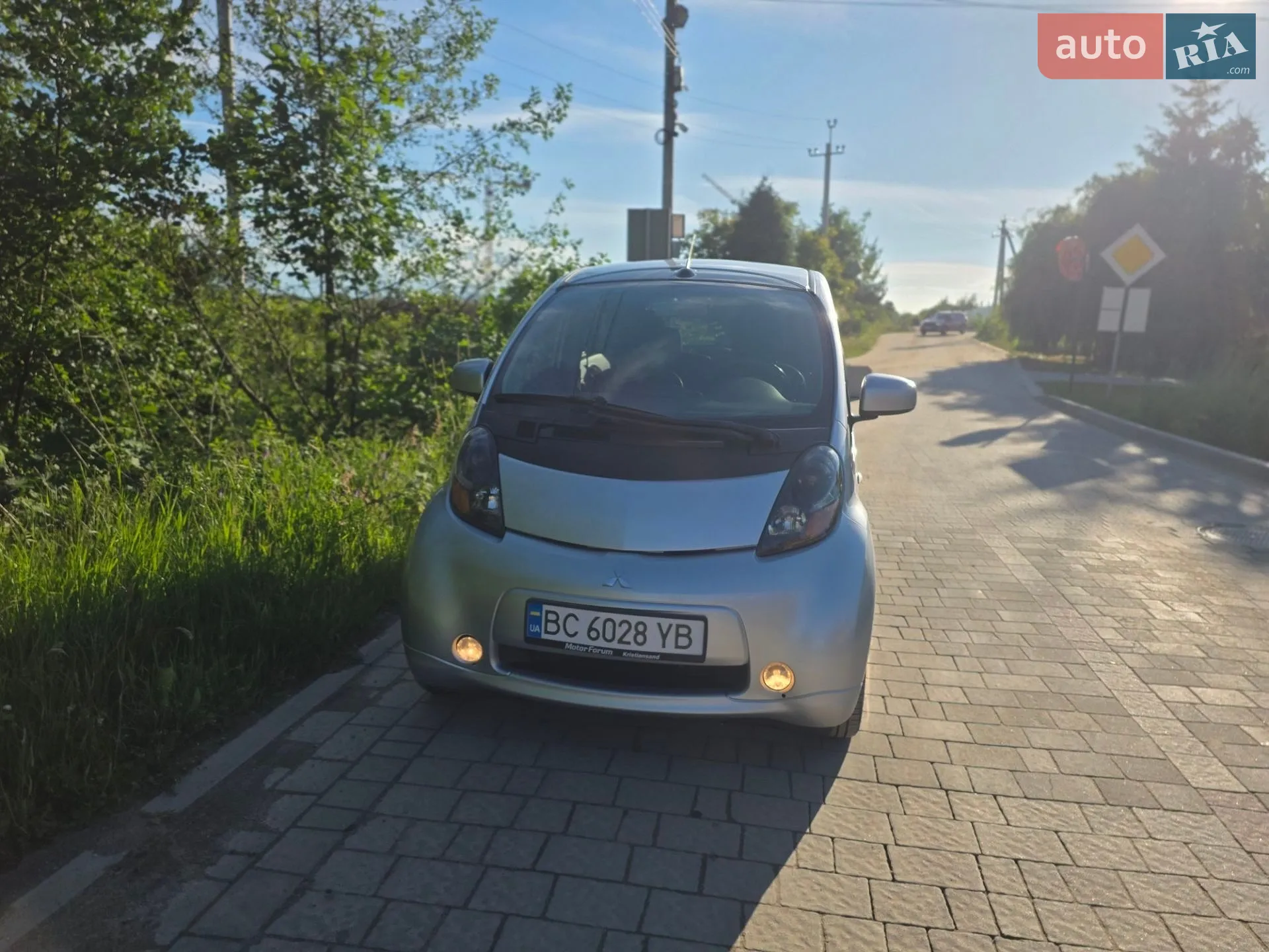 2011 Mitsubishi i-MiEV - мініатюра 3