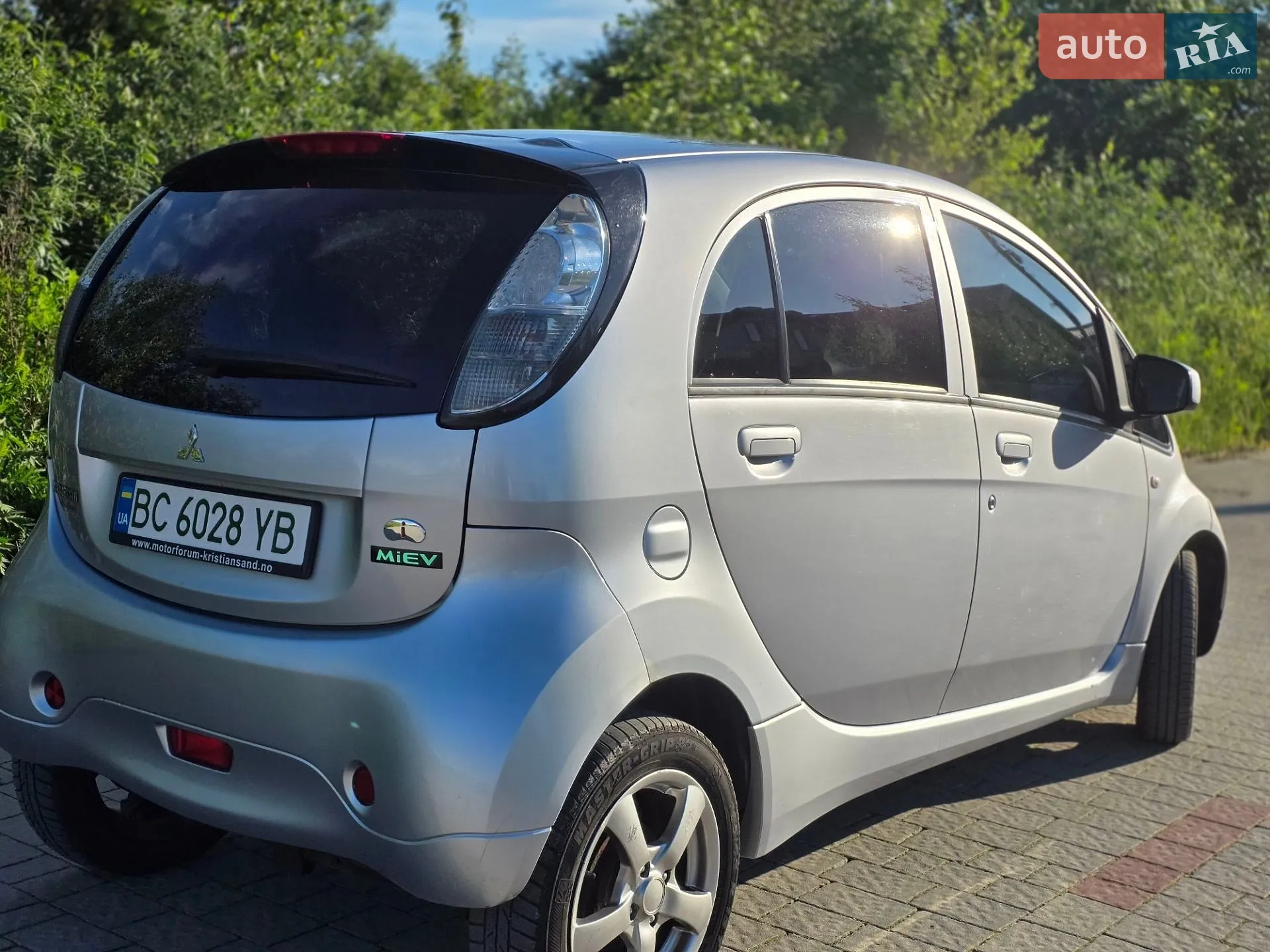 2011 Mitsubishi i-MiEV - мініатюра 15