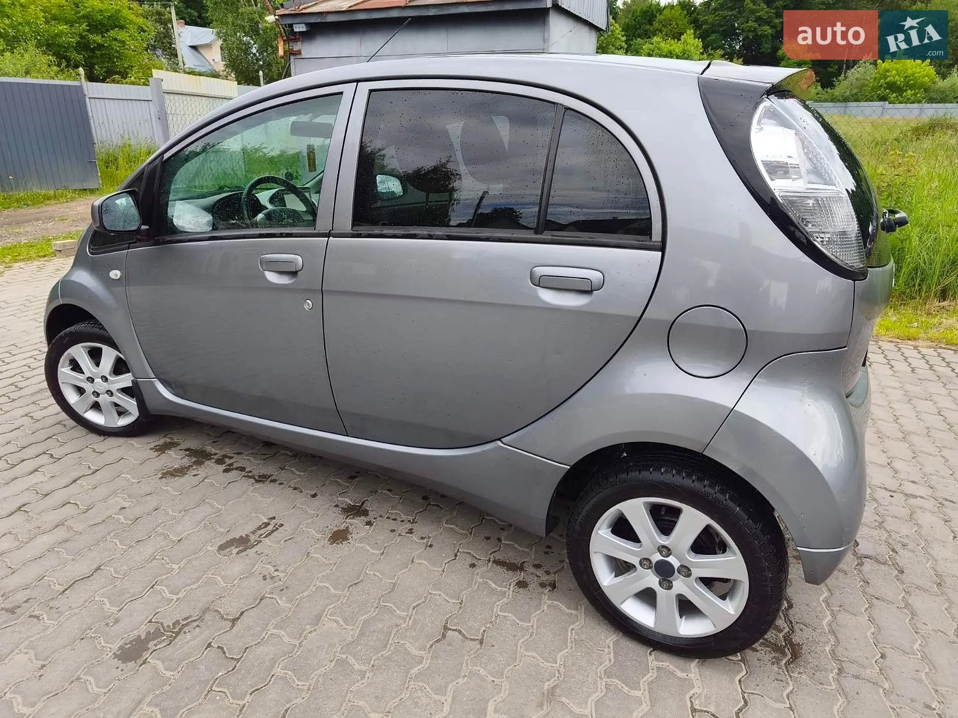 2010 Mitsubishi i-MiEV - мініатюра 14