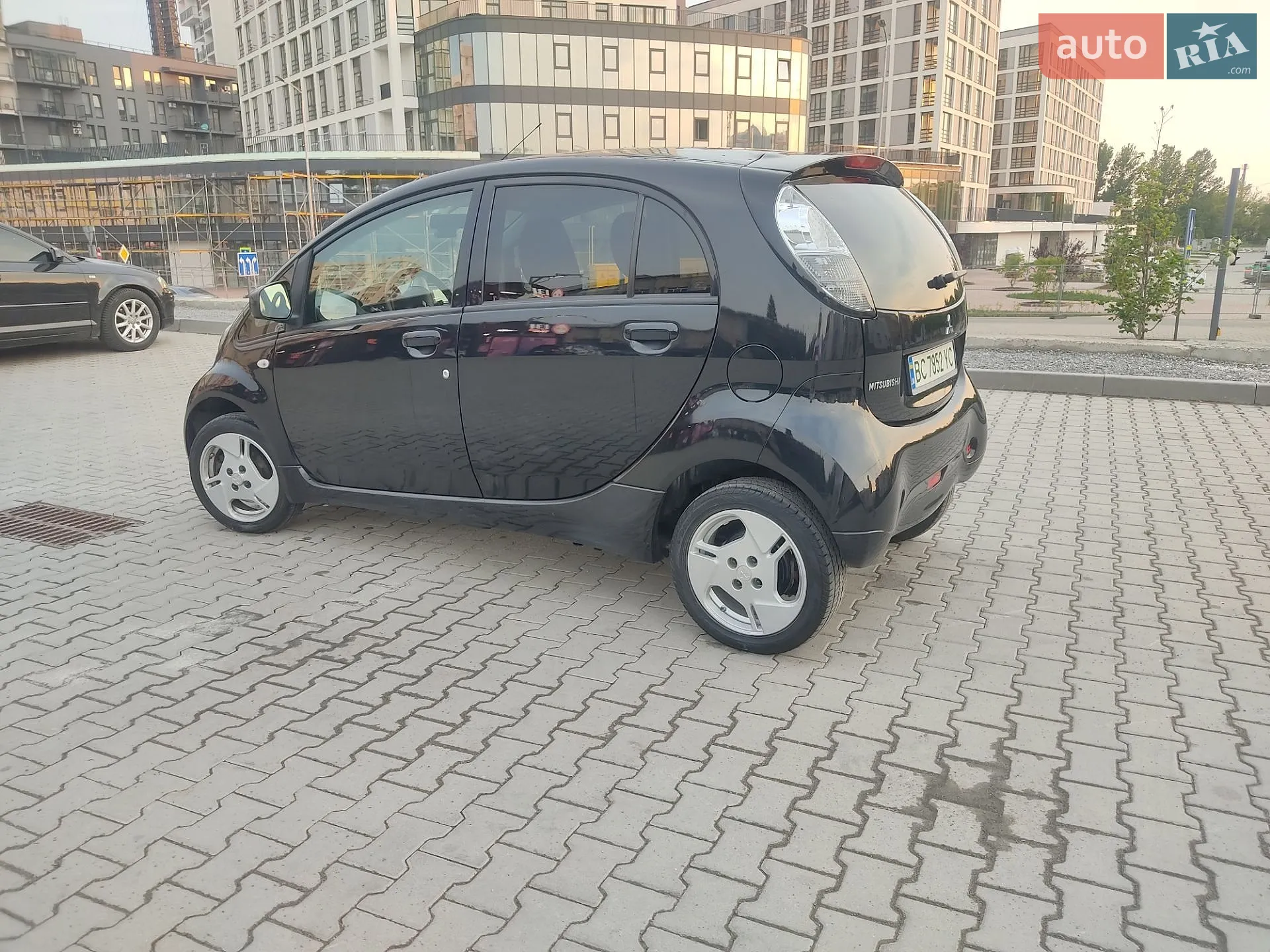 2011 Mitsubishi i-MiEV - мініатюра 4