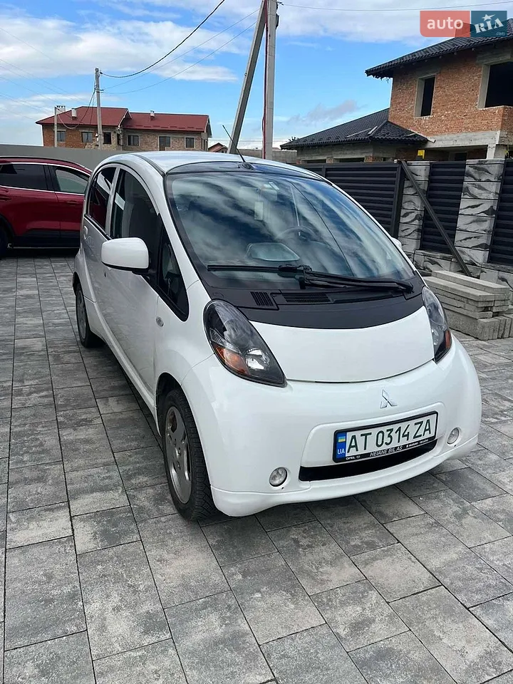 2011 Mitsubishi i-MiEV - мініатюра 11