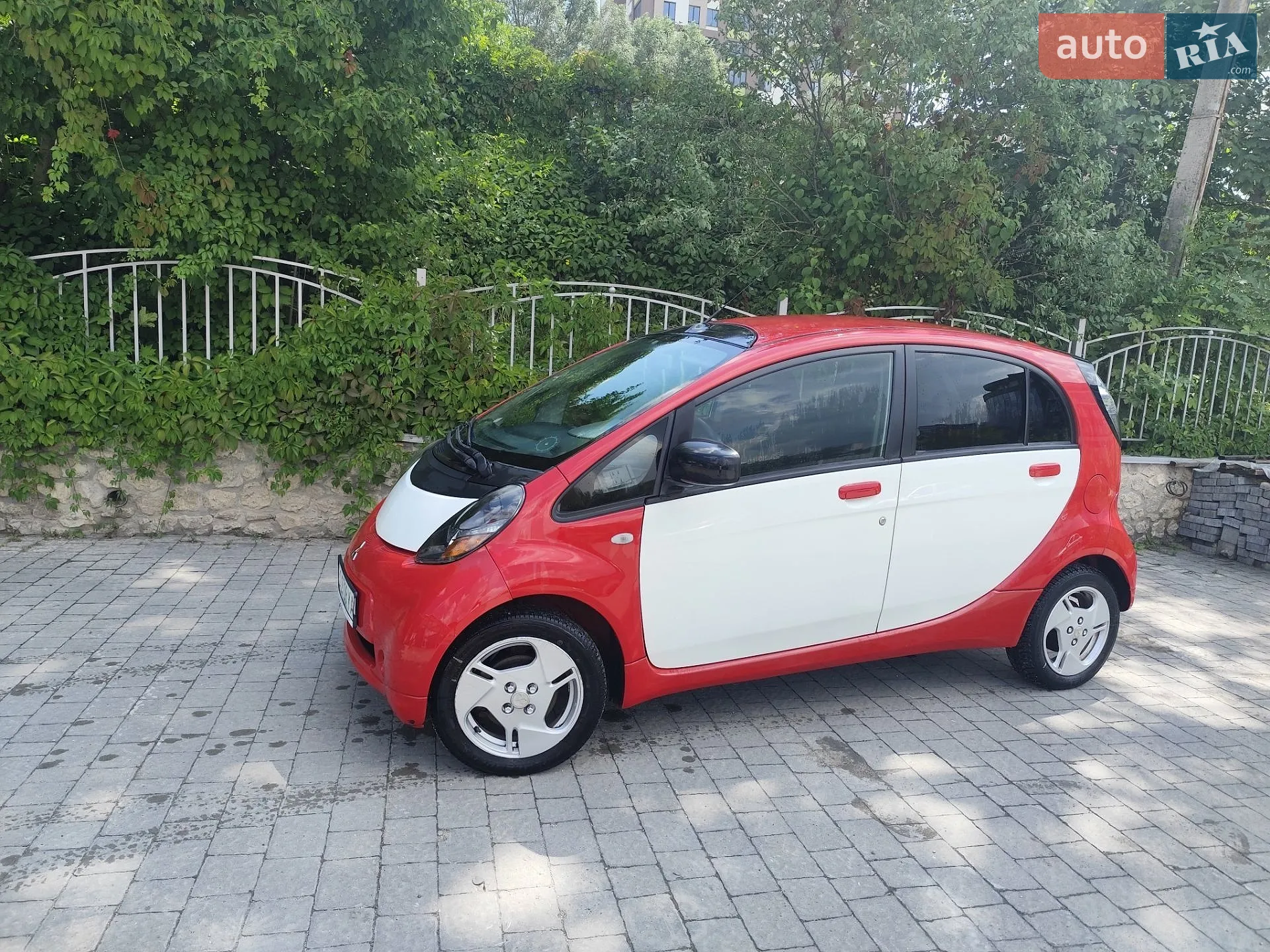2011 Mitsubishi i-MiEV - мініатюра 11
