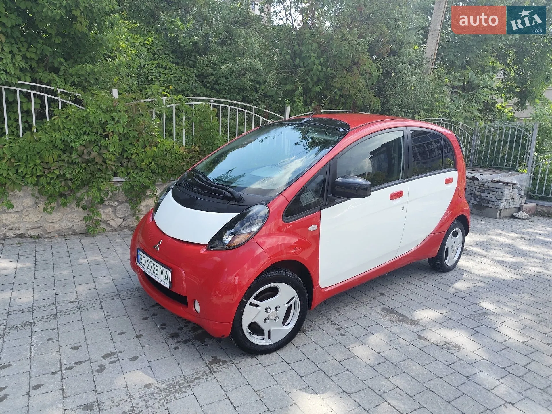 2011 Mitsubishi i-MiEV - мініатюра 12