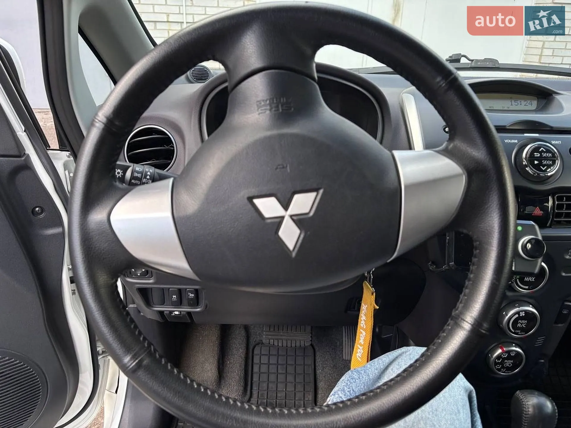 2016 Mitsubishi i-MiEV - мініатюра 11