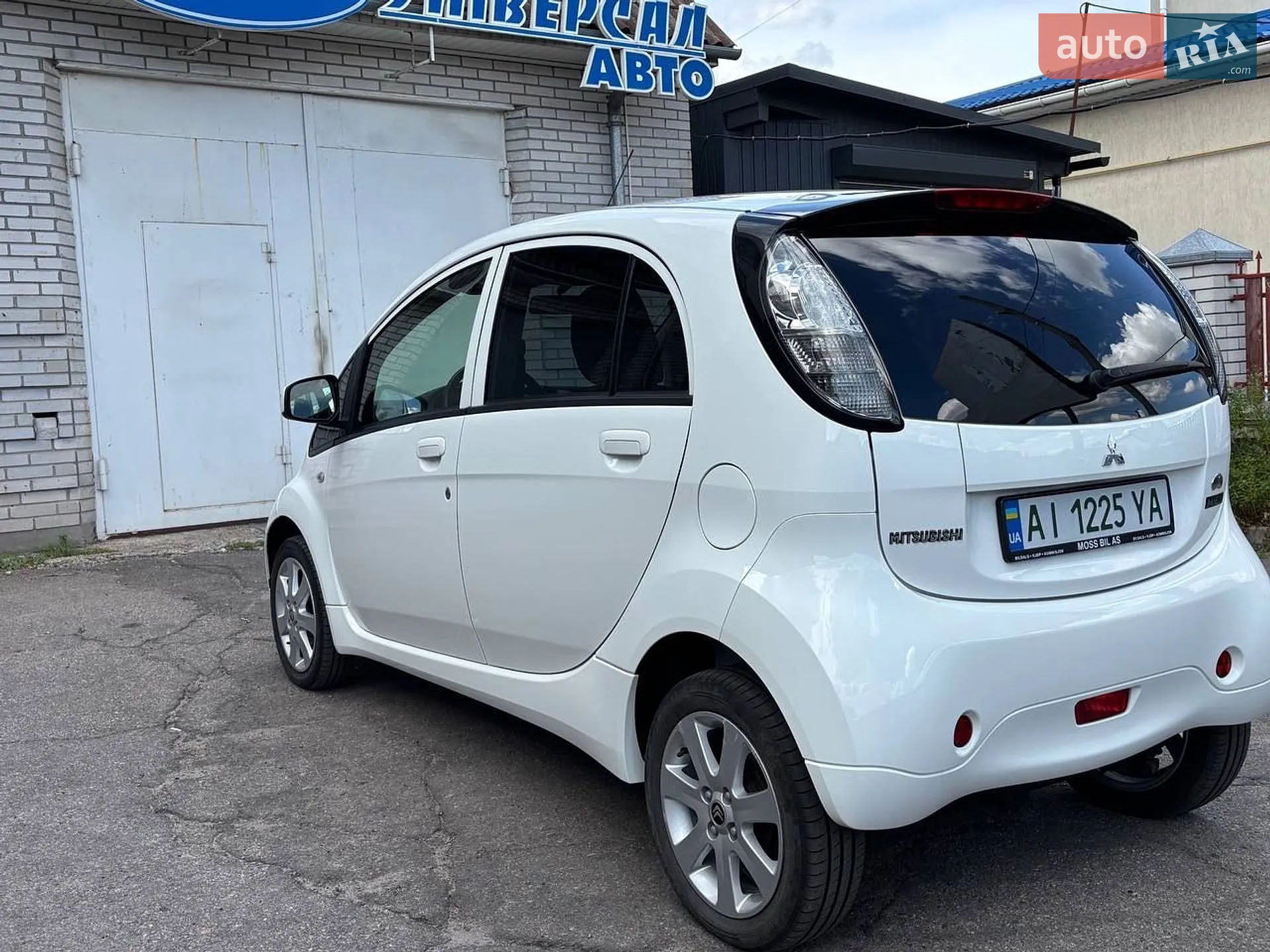 2016 Mitsubishi i-MiEV - мініатюра 6