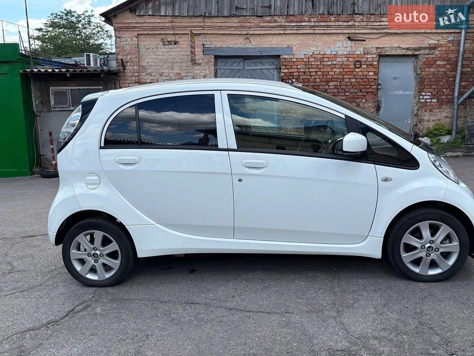 2016 Mitsubishi i-MiEV - мініатюра 17