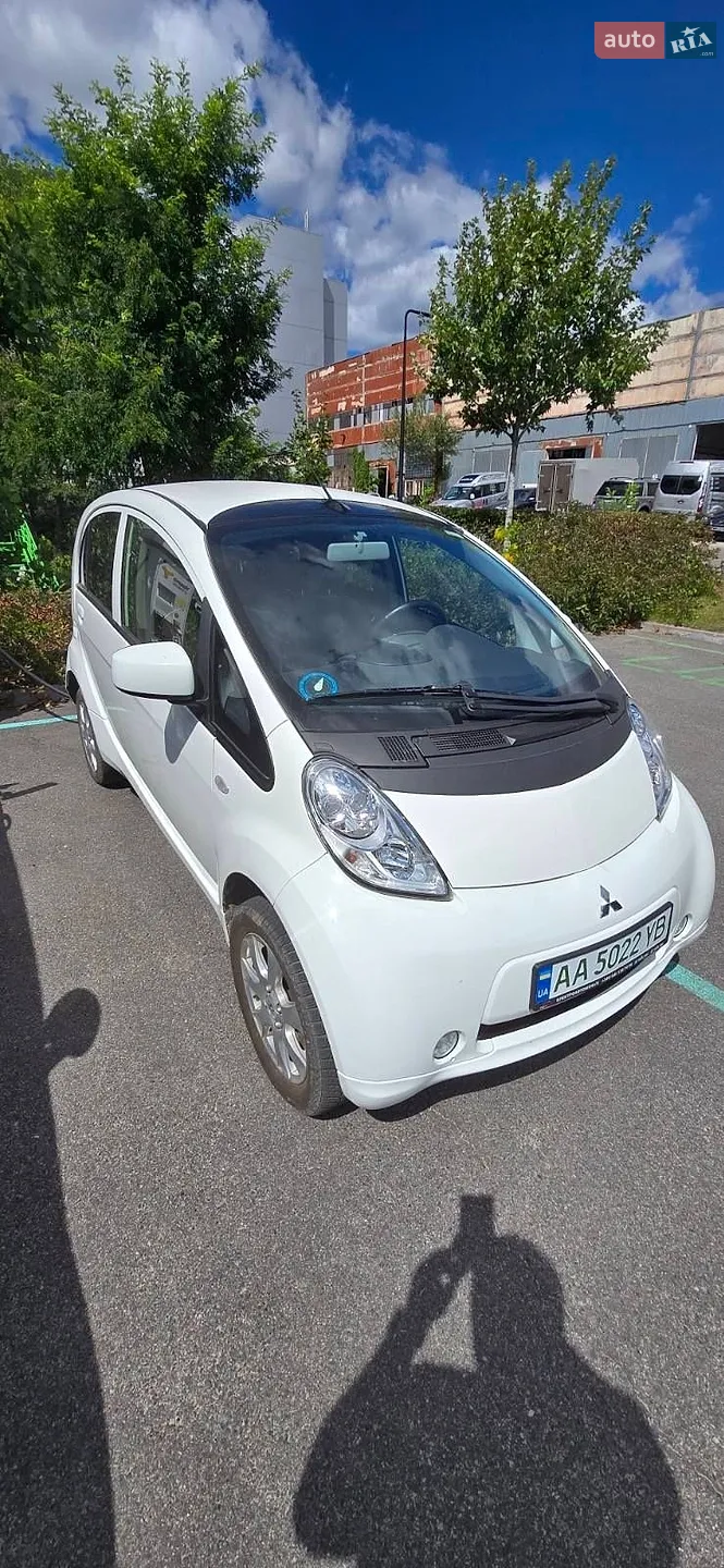2015 Mitsubishi i-MiEV - мініатюра 7