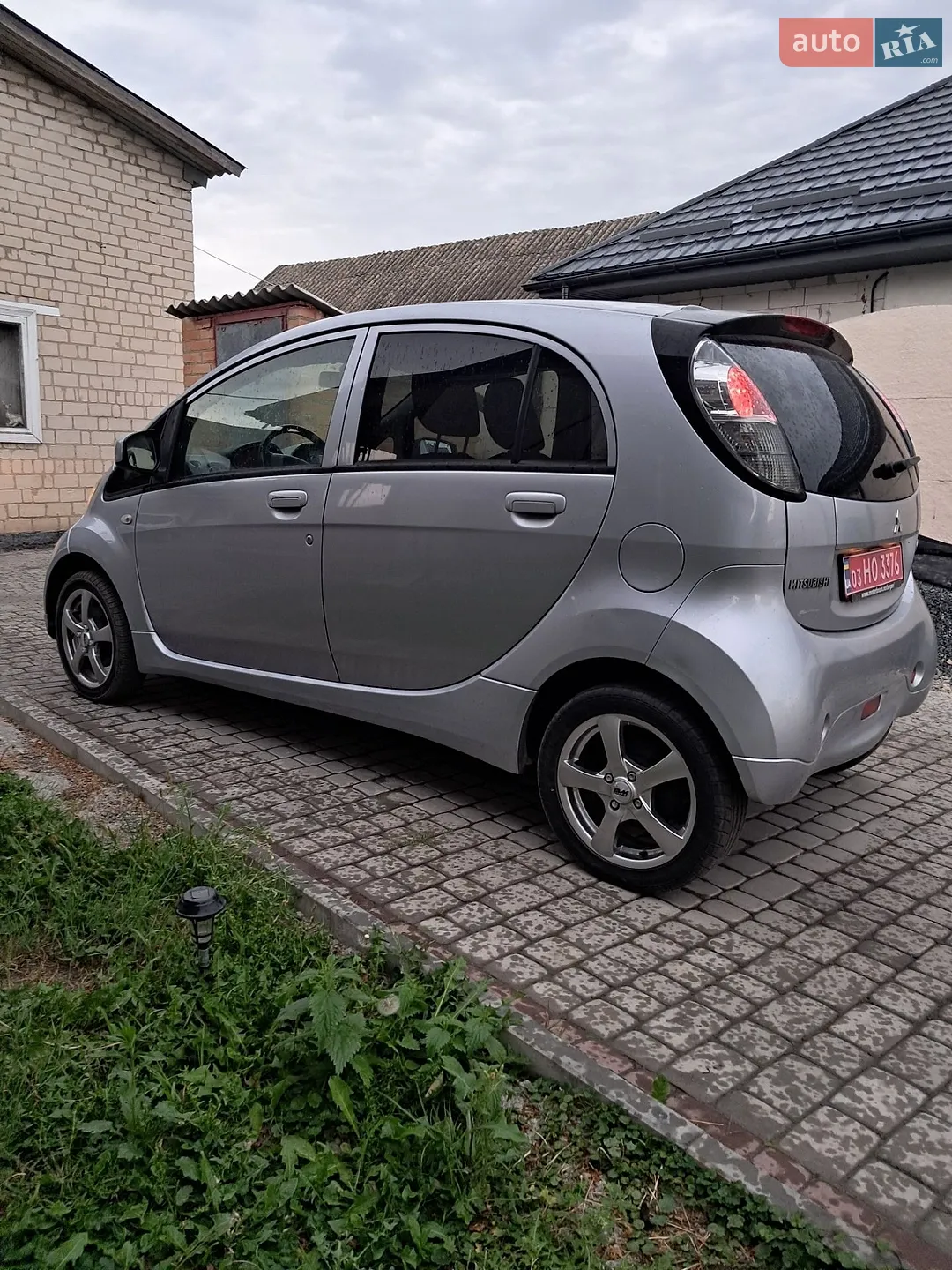 2011 Mitsubishi i-MiEV - мініатюра 11