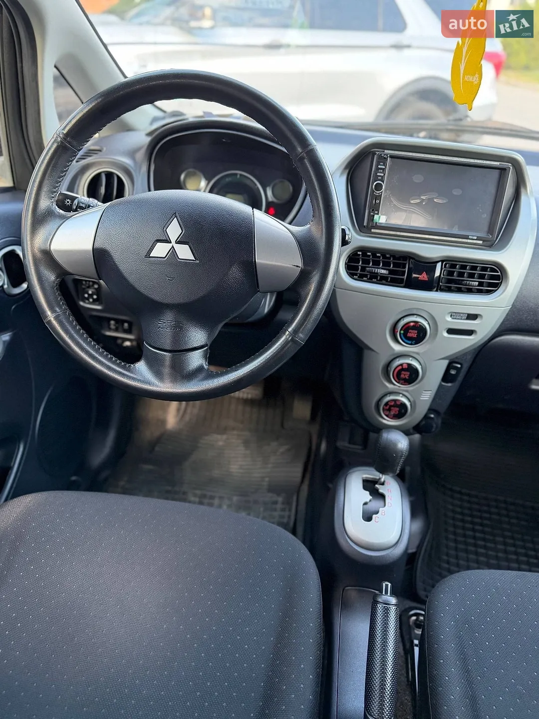 2010 Mitsubishi i-MiEV - мініатюра 12